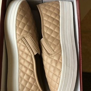 Brand new platform shoe